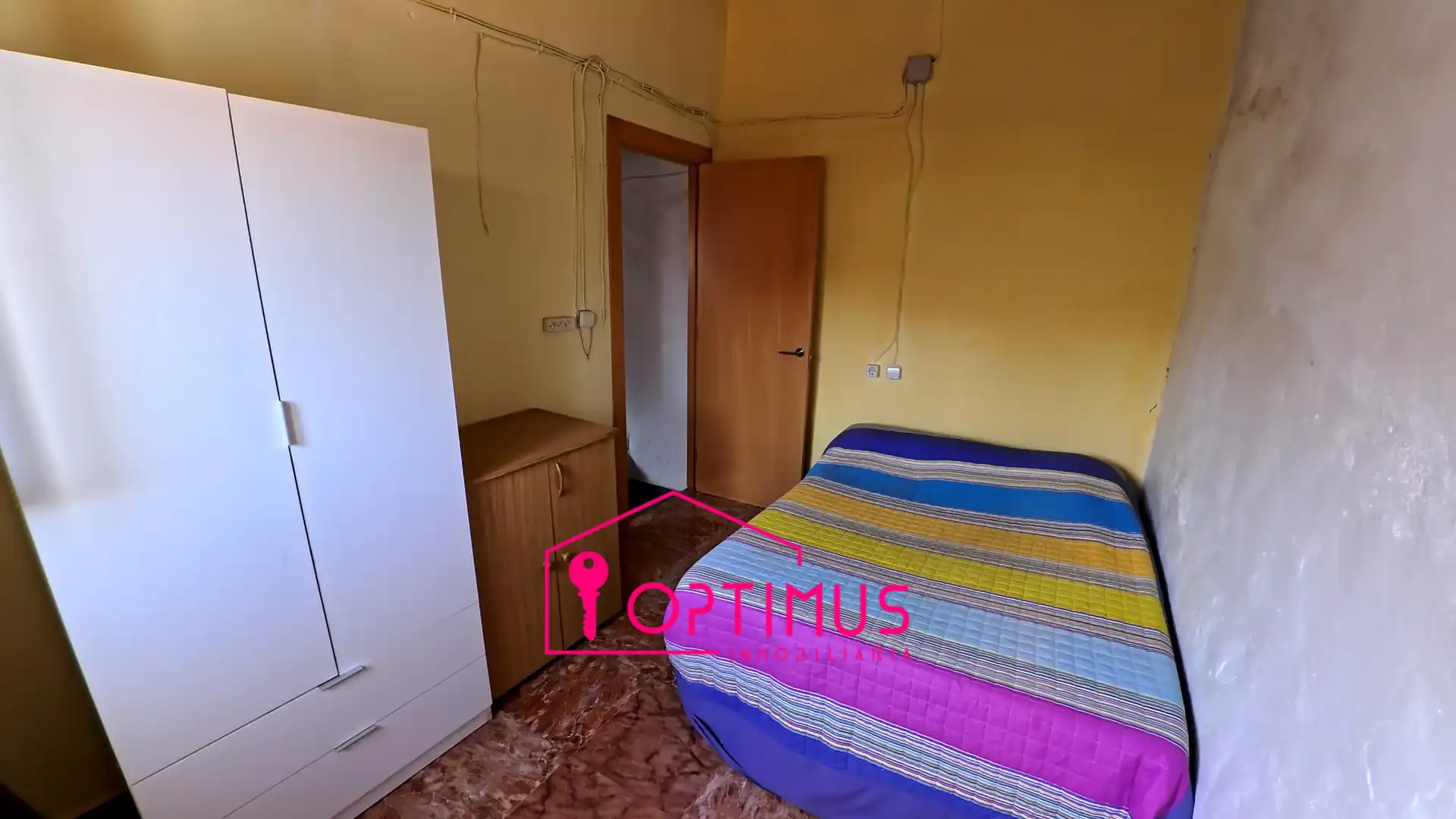Dormitori de Casa adosada en venda en Jarafuel amb Aire condicionat, Terrassa i Traster