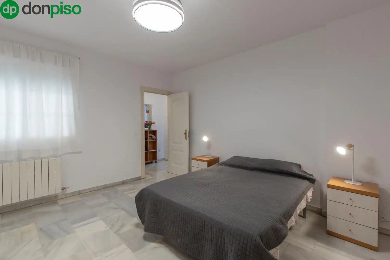 Schlafzimmer von Wohnung zum Verkauf in Granada mit Klimaanlage, Heizung und Terrasse