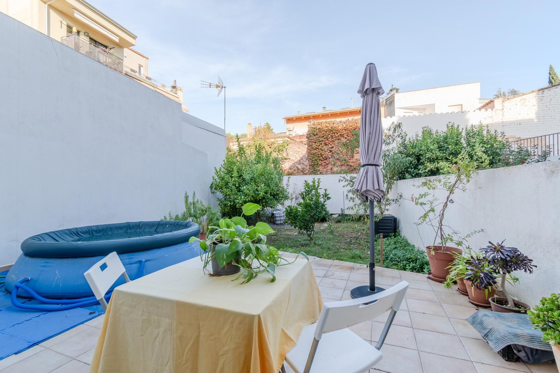 Garden of Planta baja for sale in Girona Capital  with Air Conditioner, Heating and Terrace