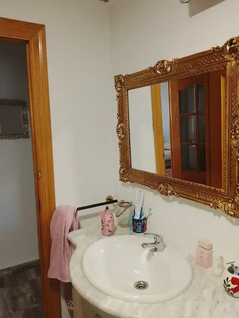 Bathroom of Flat for share in Onil  with Air Conditioner, Private garden and Storage room