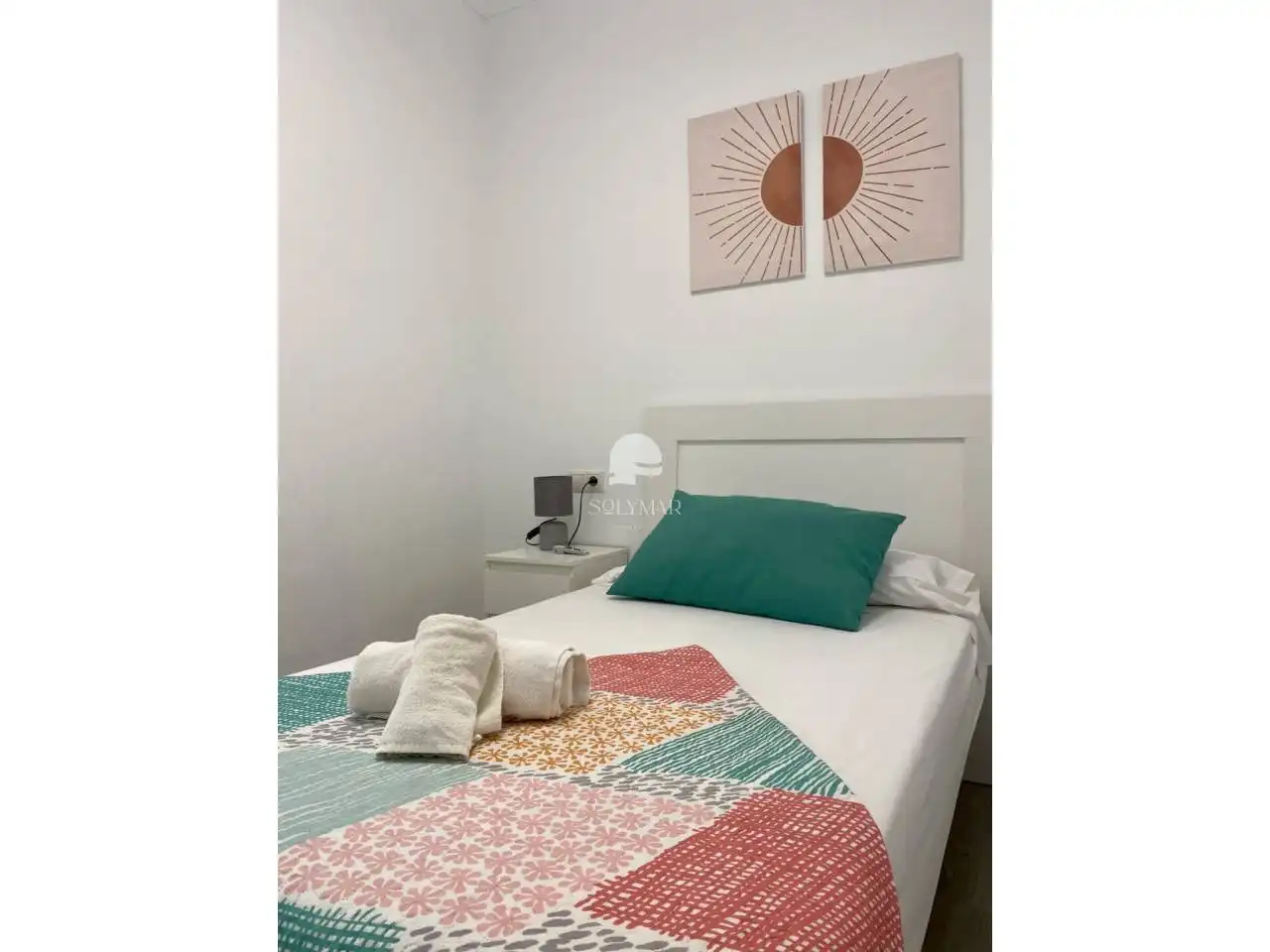 Dormitori de Casa adosada de lloguer en Vélez-Málaga amb Aire condicionat, Terrassa i Moblat