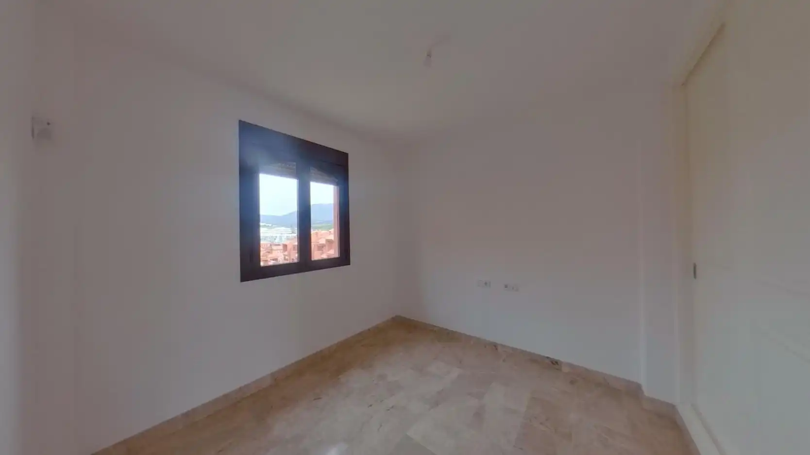 Habitación de Ático en venta en Estepona con Trastero y Piscina