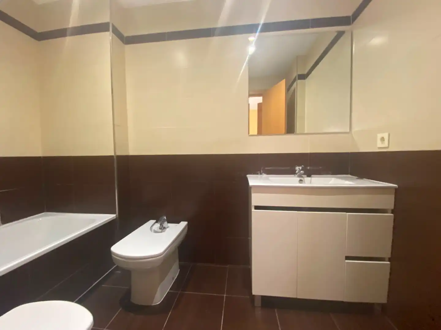 Bathroom of Study for rent in Vila-real  with Storage room, Oven and Washing machine
