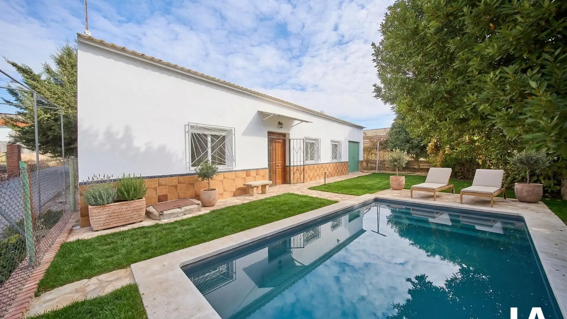 Piscina de Casa o xalet en venda en Cúllar amb Jardí privat, Terrassa i Traster