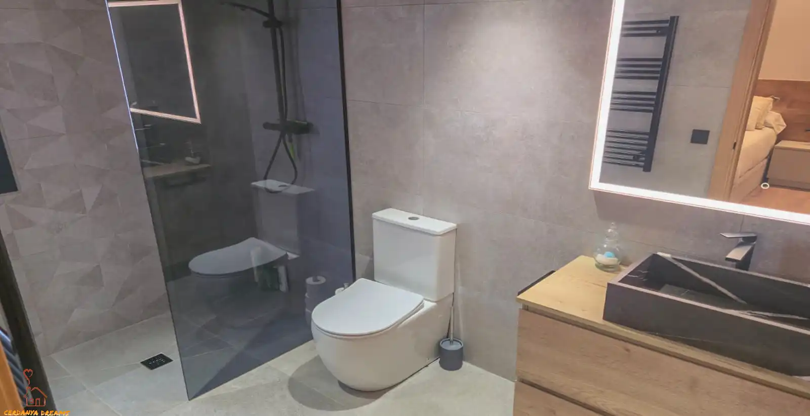Bathroom of Flat for sale in Puigcerdà  with Heating, Parquet flooring and Storage room