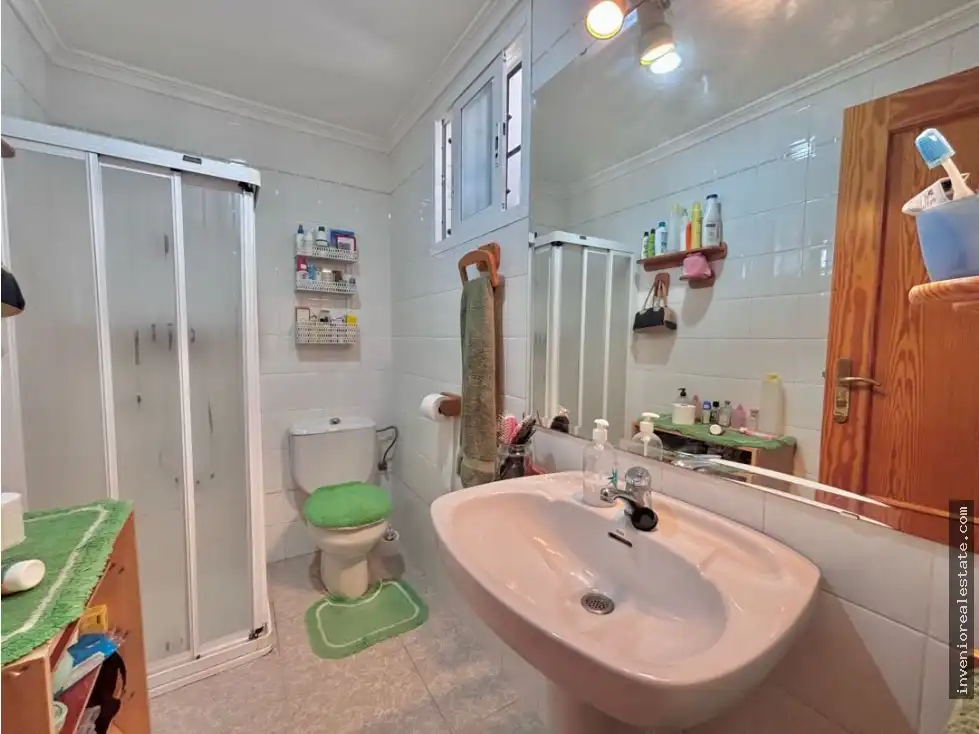 Bany de Casa o xalet en venda en Benicasim / Benicàssim amb Terrassa i Piscina
