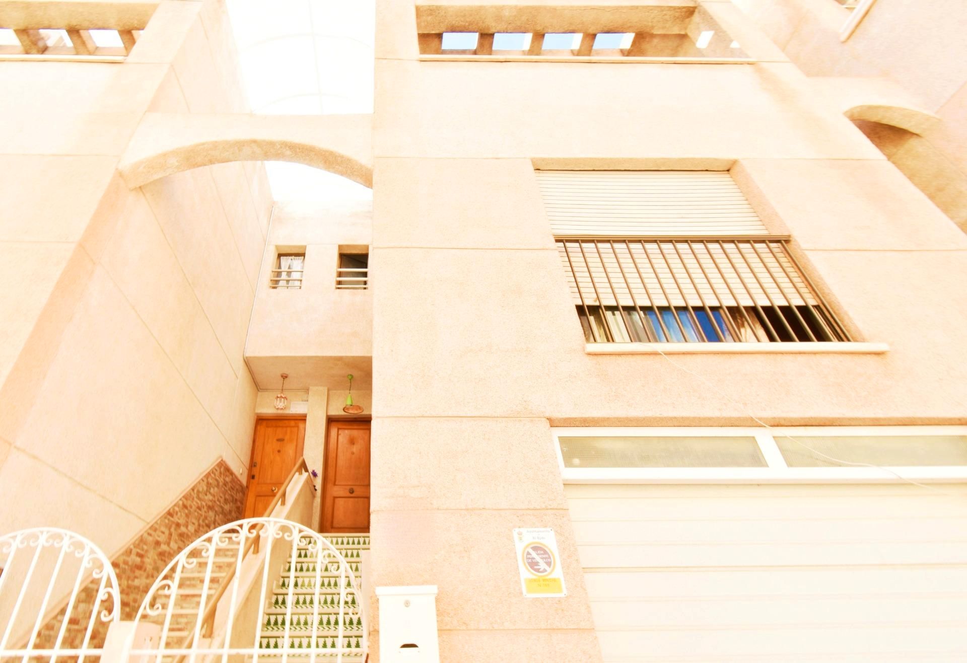 Vista exterior de Casa o xalet en venda en El Ejido amb Aire condicionat, Traster i Moblat