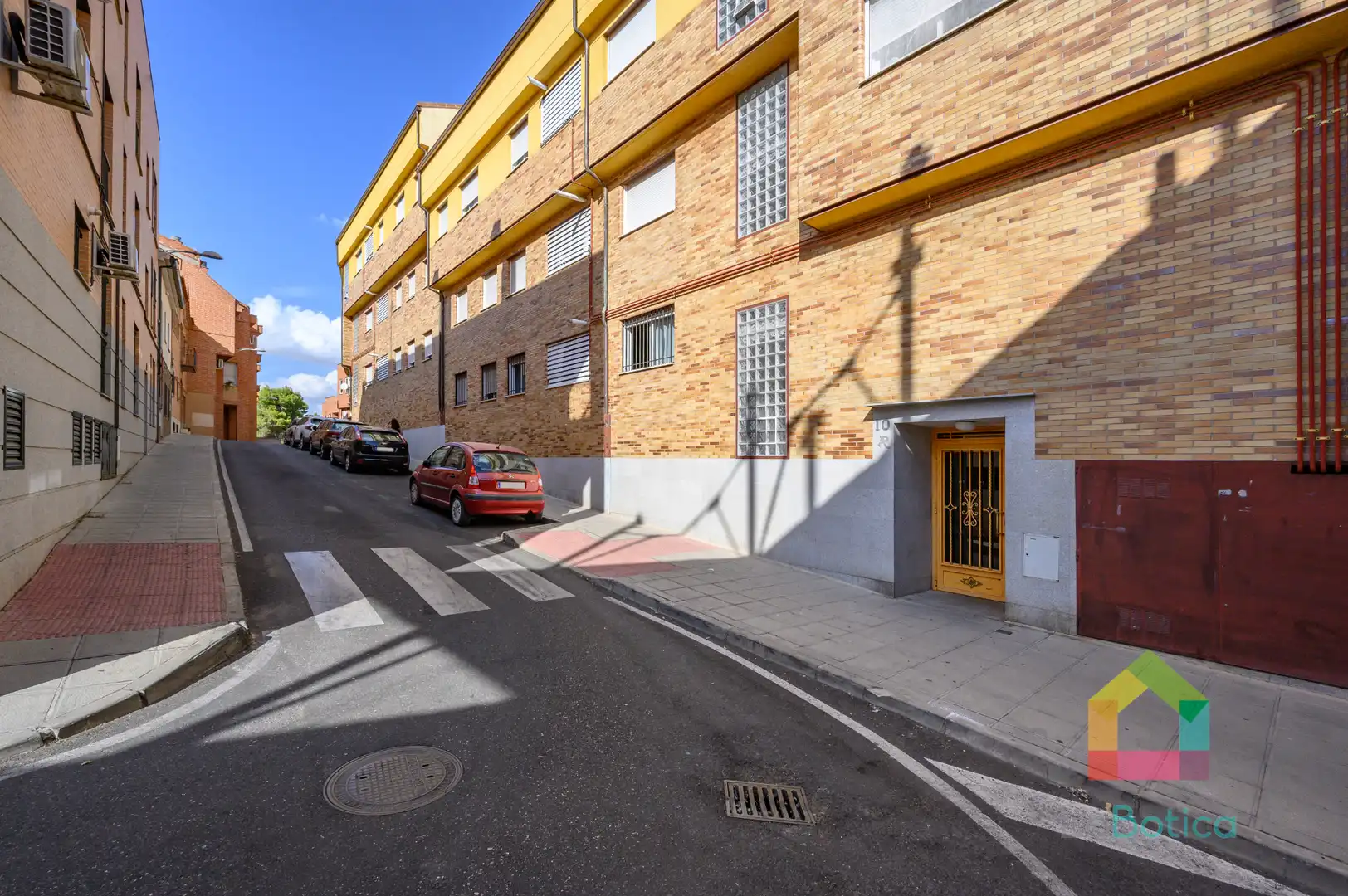 Vista exterior de Apartament en venda en Toledo amb Aire condicionat, Moblat i Piscina comunitària