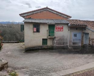Vista exterior de Finca rústica en venda en Arlanzón amb Jardí privat