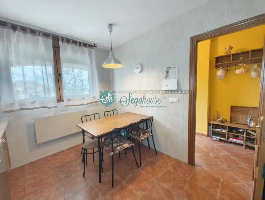 Cocina de Casa o chalet en venta en San Cristóbal de Segovia con Calefacción, Jardín privado y Terraza