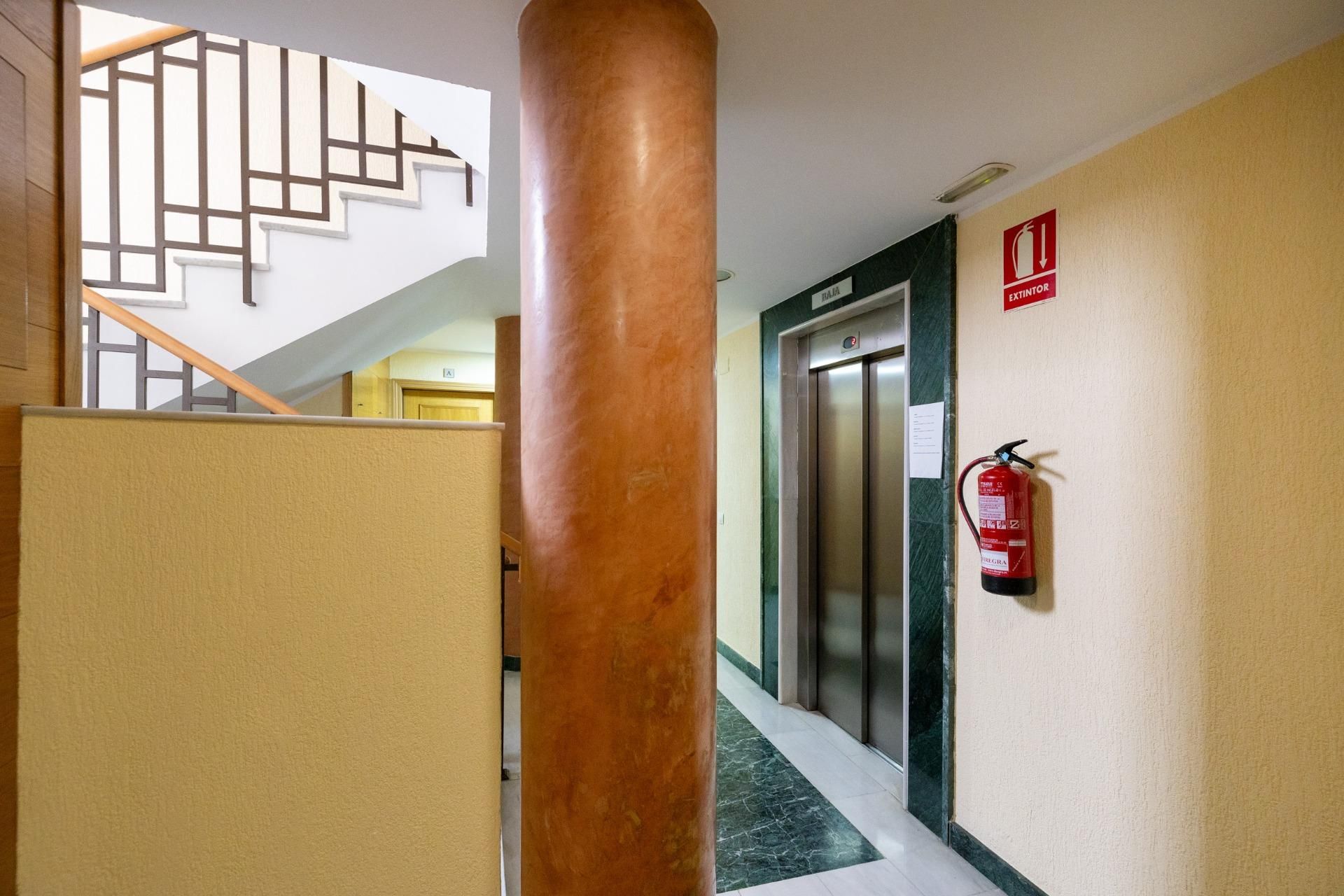 Flat for sale in  Granada Capital  with Air Conditioner, Heating and Private garden