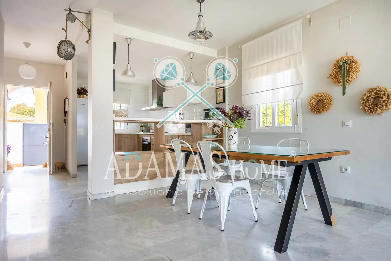 Comedor de Casa o chalet en venta en Valencina de la Concepción con Aire acondicionado, Calefacción y Jardín privado