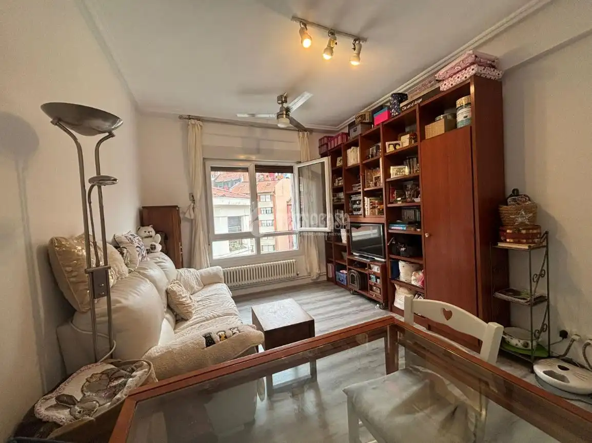 Sala de estar de Piso en venta en Bilbao  con Calefacción