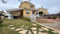 Vista exterior de Casa o xalet en venda en La Pobla de Vallbona amb Aire condicionat, Calefacció i Jardí privat