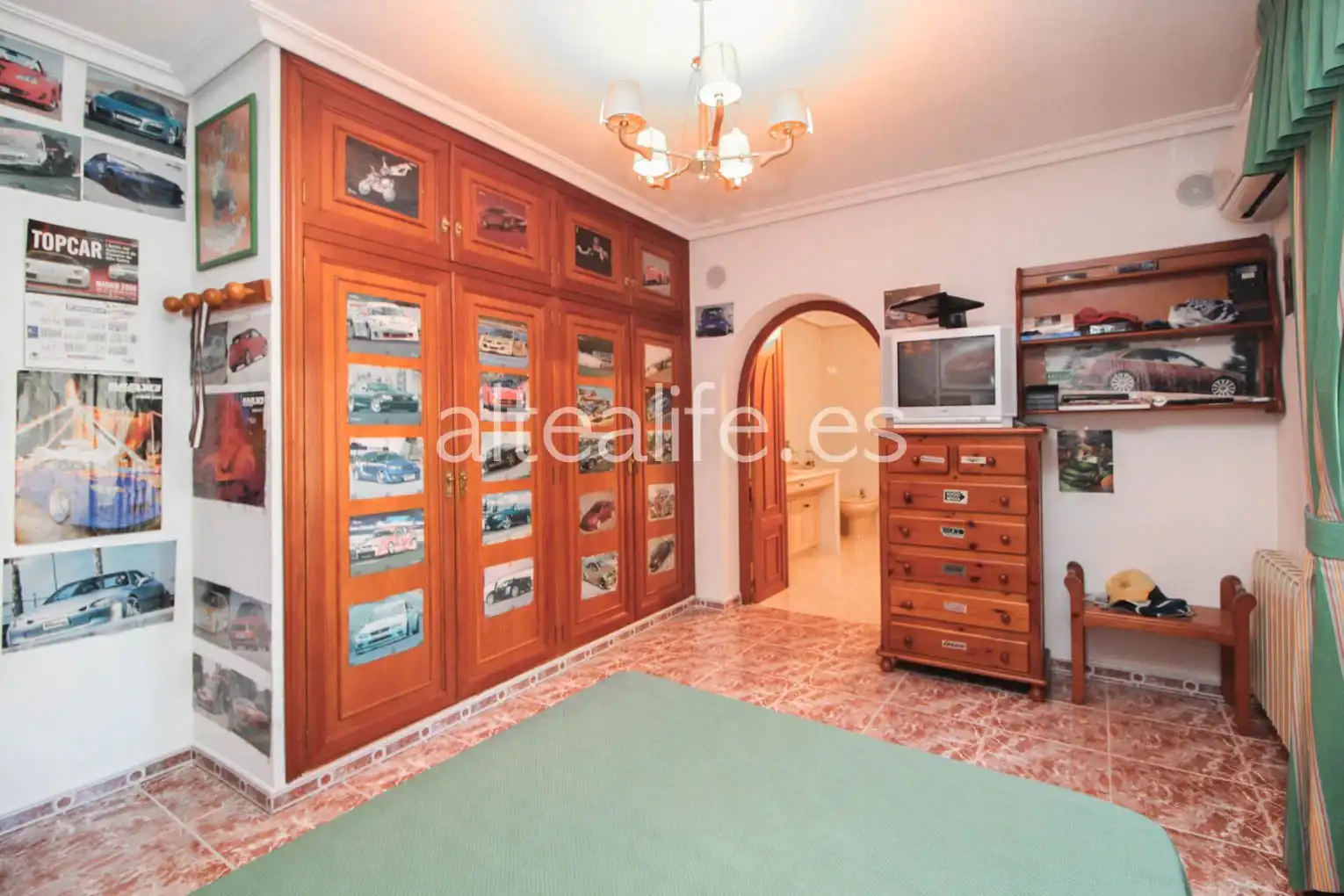 Habitación de Casa o chalet en venta en L'Alfàs del Pi con Aire acondicionado, Calefacción y Jardín privado