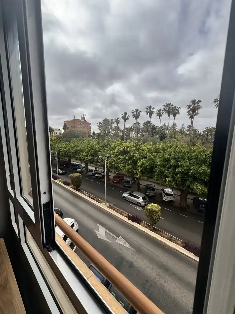Vista exterior de Pis per a compartir en Melilla amb Aire condicionat, Moblat i Balcó