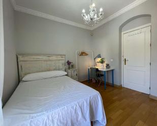 Bedroom of Flat to share in  Sevilla Capital  with Air Conditioner and Terrace