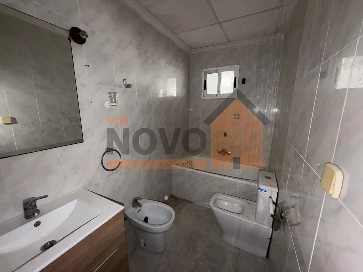 Bathroom of Flat for sale in Valencia