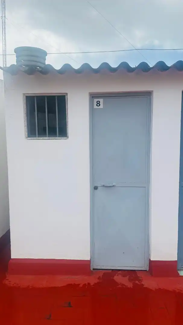 Außenansicht von Wohnung zum Verkauf in Sevilla mit Klimaanlage, Heizung und Terrasse