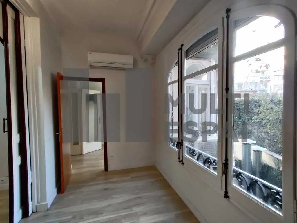 Office space with lift to rent in Carrer de Balmes, imagen 19