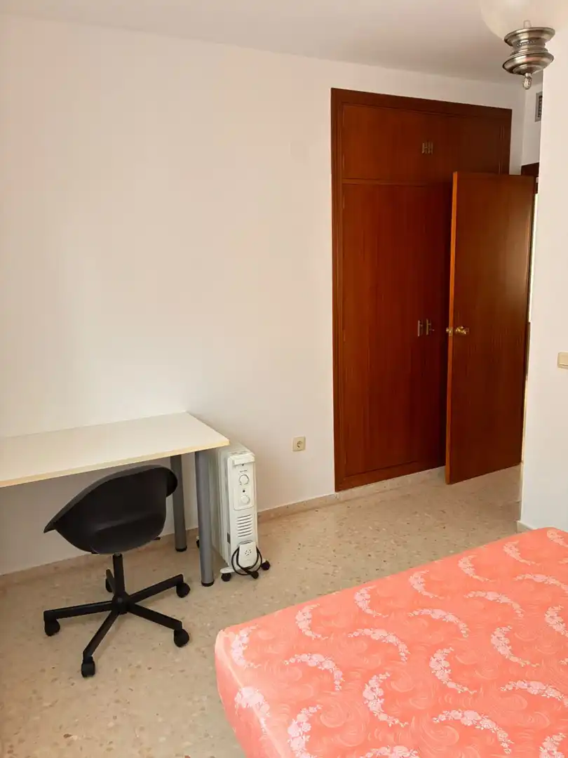 Piso con terraza en alquiler en Maria Auxiliadora - Barriada de Llera, imagen 7
