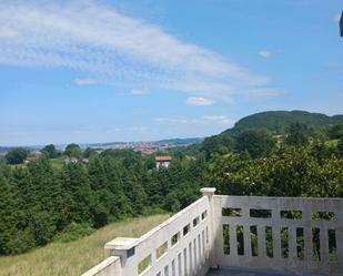 Vista exterior de Pis en venda en Irun  amb Terrassa i Piscina