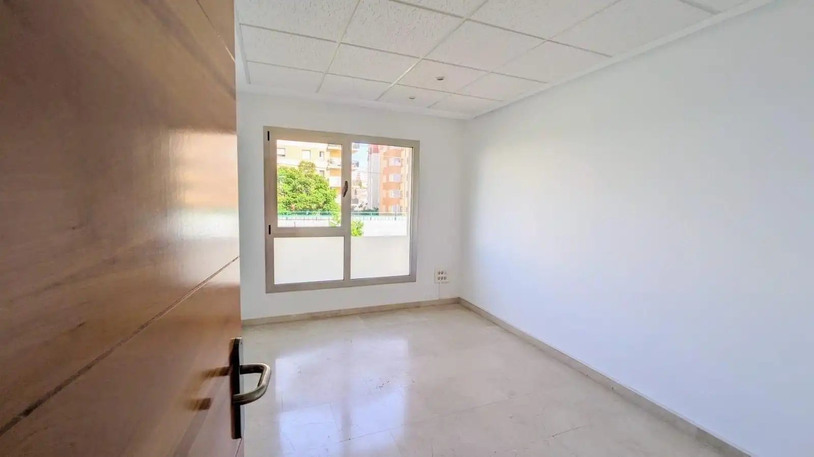 Büro zur Miete in Playa de los Boliches