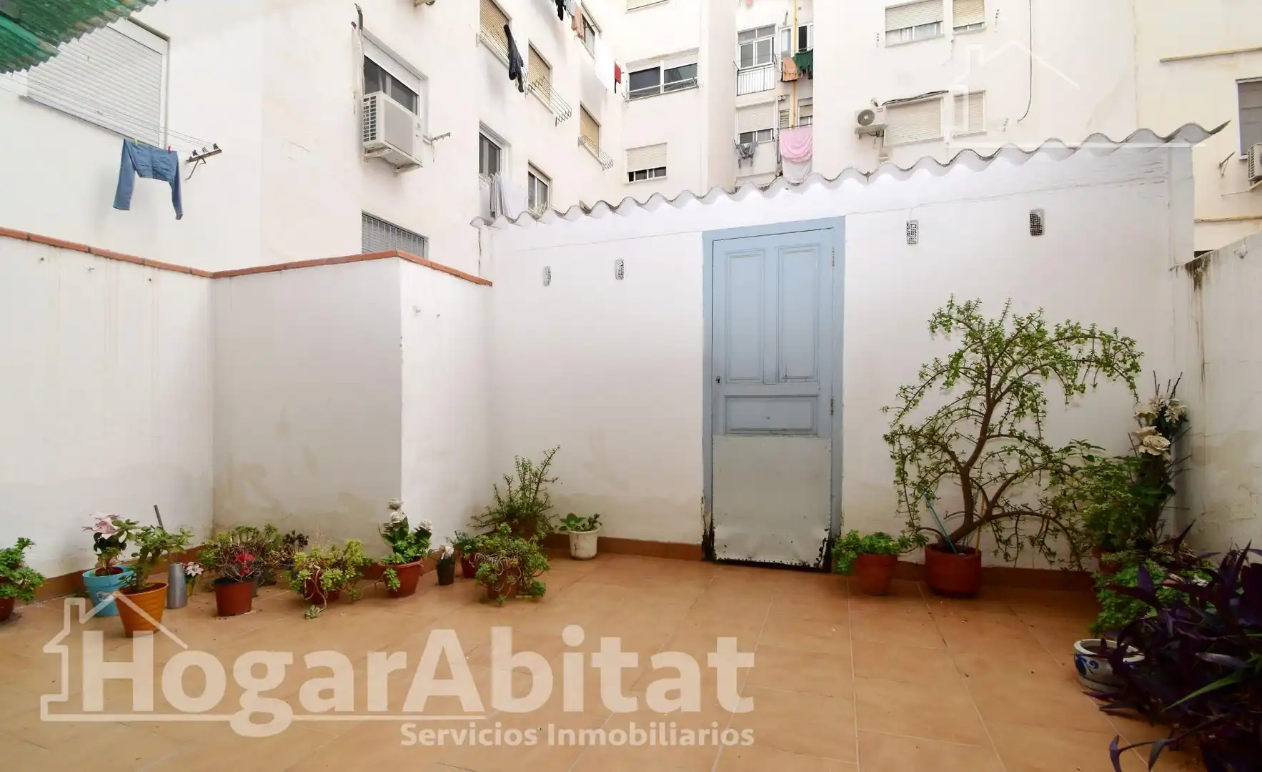 Vista exterior de Piso en venta en Valencia con Aire acondicionado, Terraza y Trastero