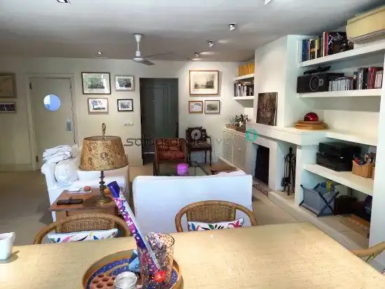 Sala de estar de Casa adosada de alquiler en Sotogrande con Aire acondicionado, Jardín privado y Terraza