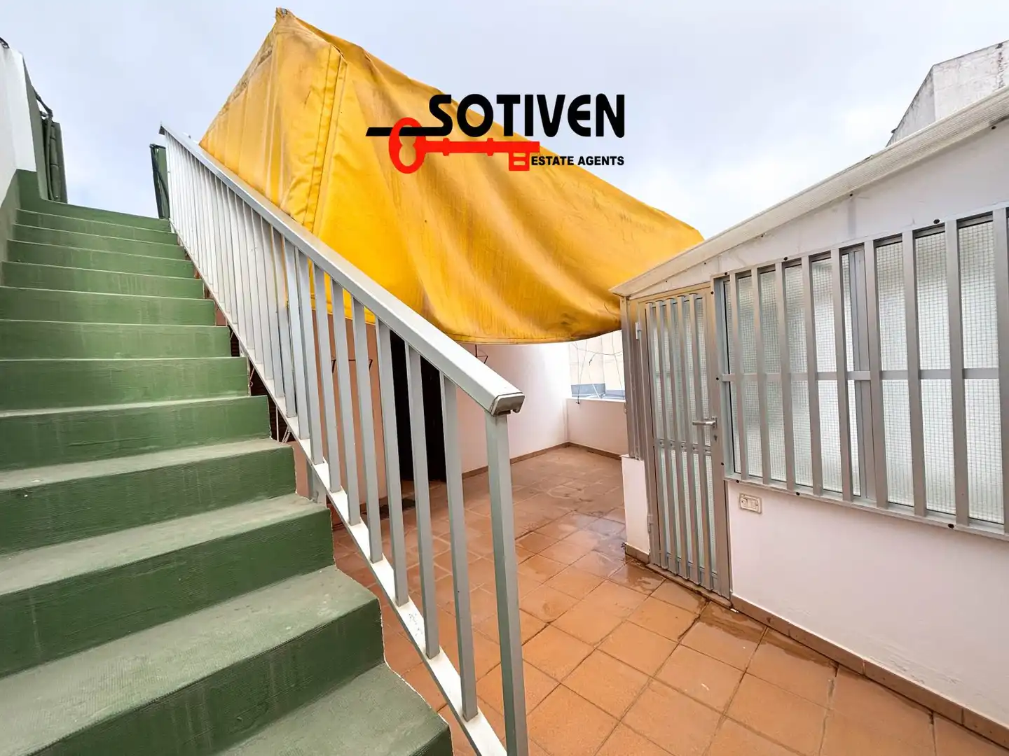 Vista exterior de Casa o xalet en venda en Guía de Isora amb Balcó