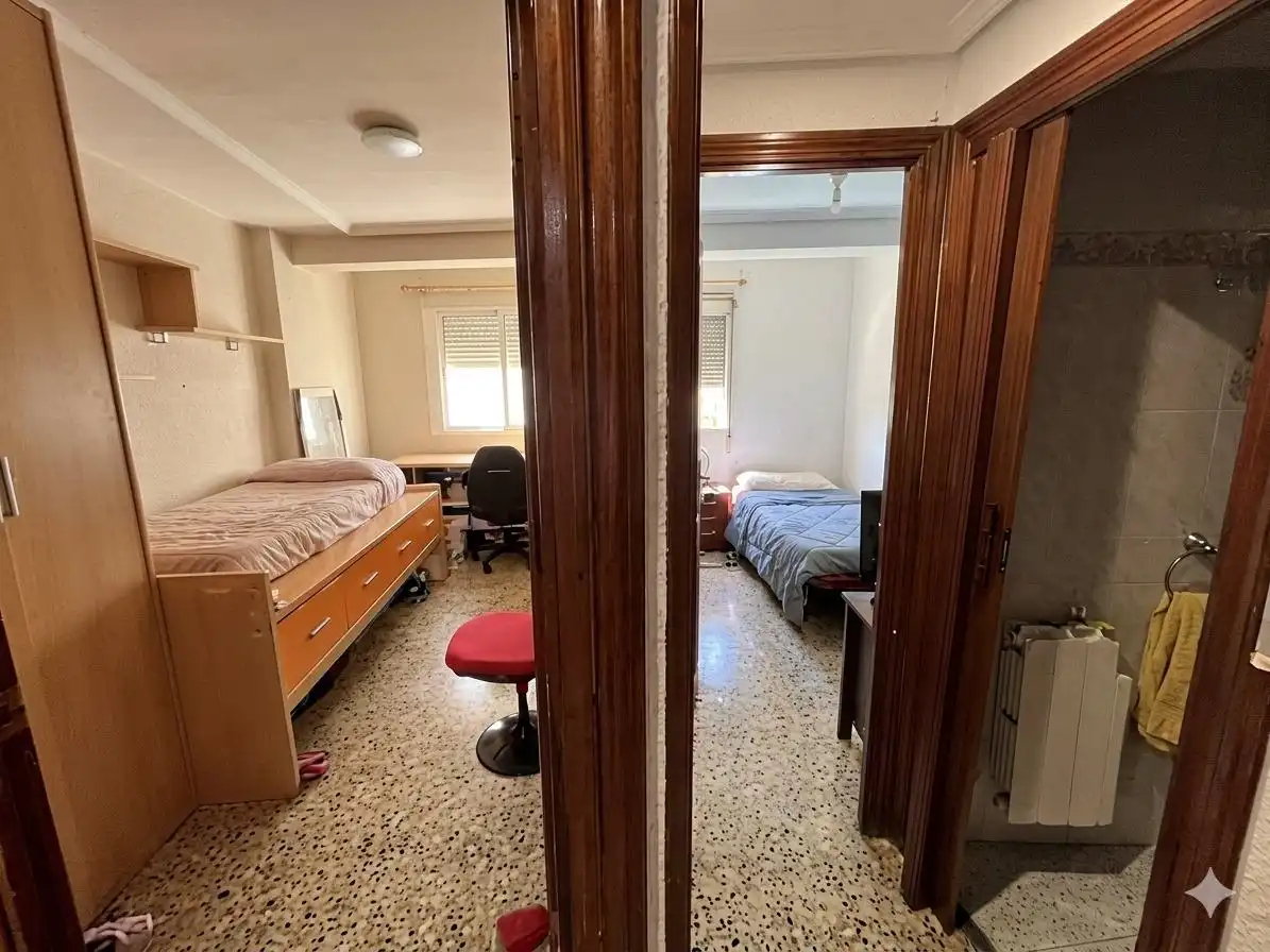 Habitación de Piso en venta en Zaragoza con Aire acondicionado, Calefacción y Amueblado