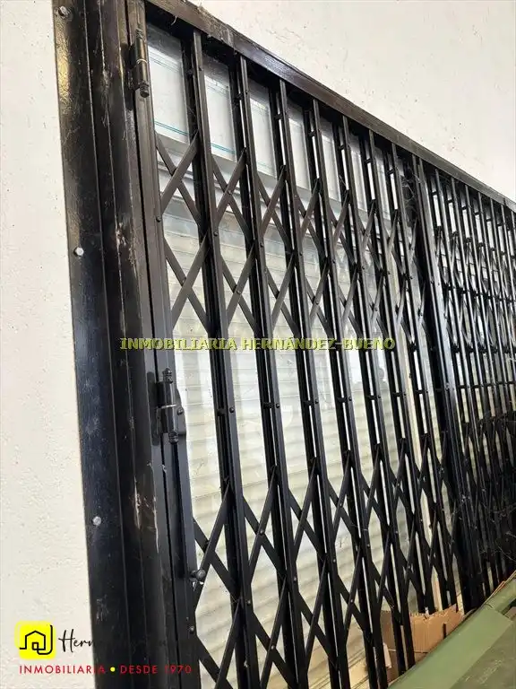 Außenansicht von Fabrikhallen zum Verkauf in Calvarrasa de Abajo, Salamanca