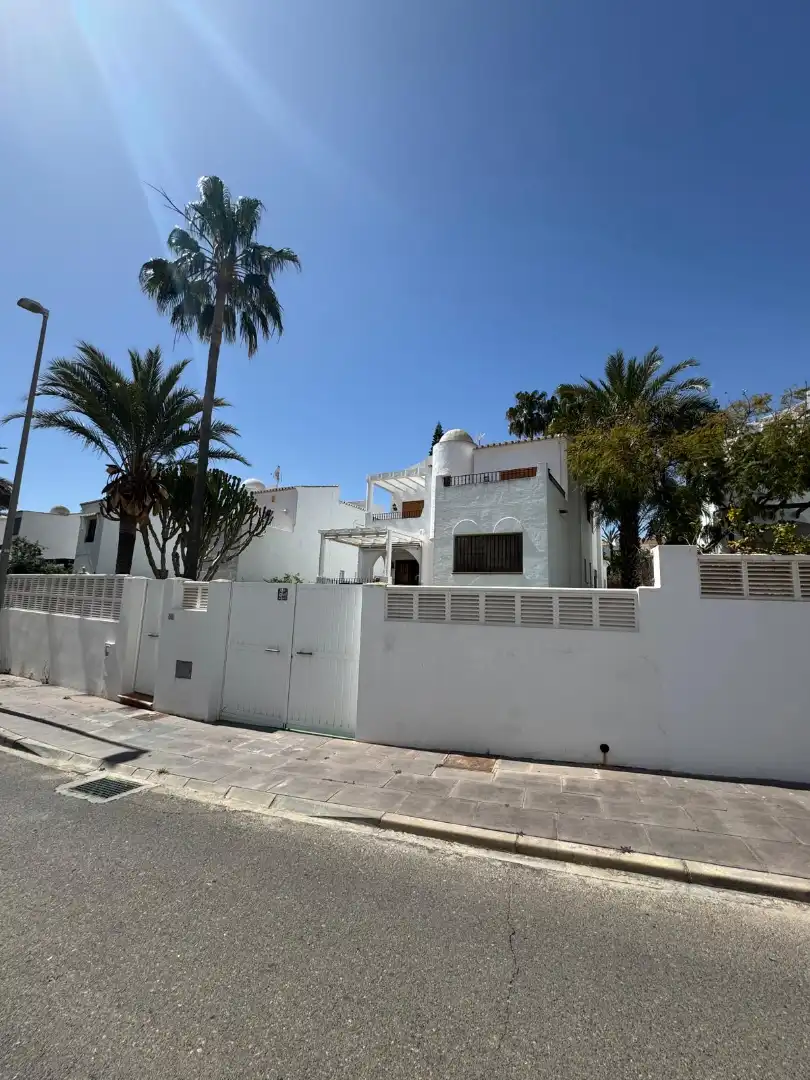 Exterior view of Houses for sale in Roquetas de Mar  with Air Conditioner, Heating and Private garden