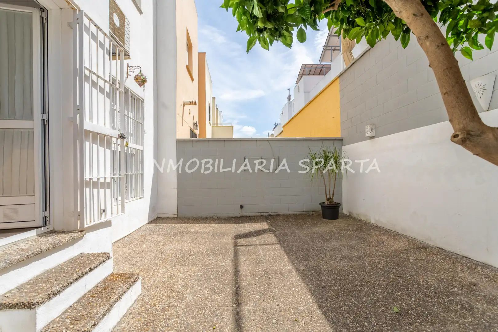 Exterior view of Detached homes for sale in Bollullos de la Mitación  with Air Conditioner, Terrace and Oven