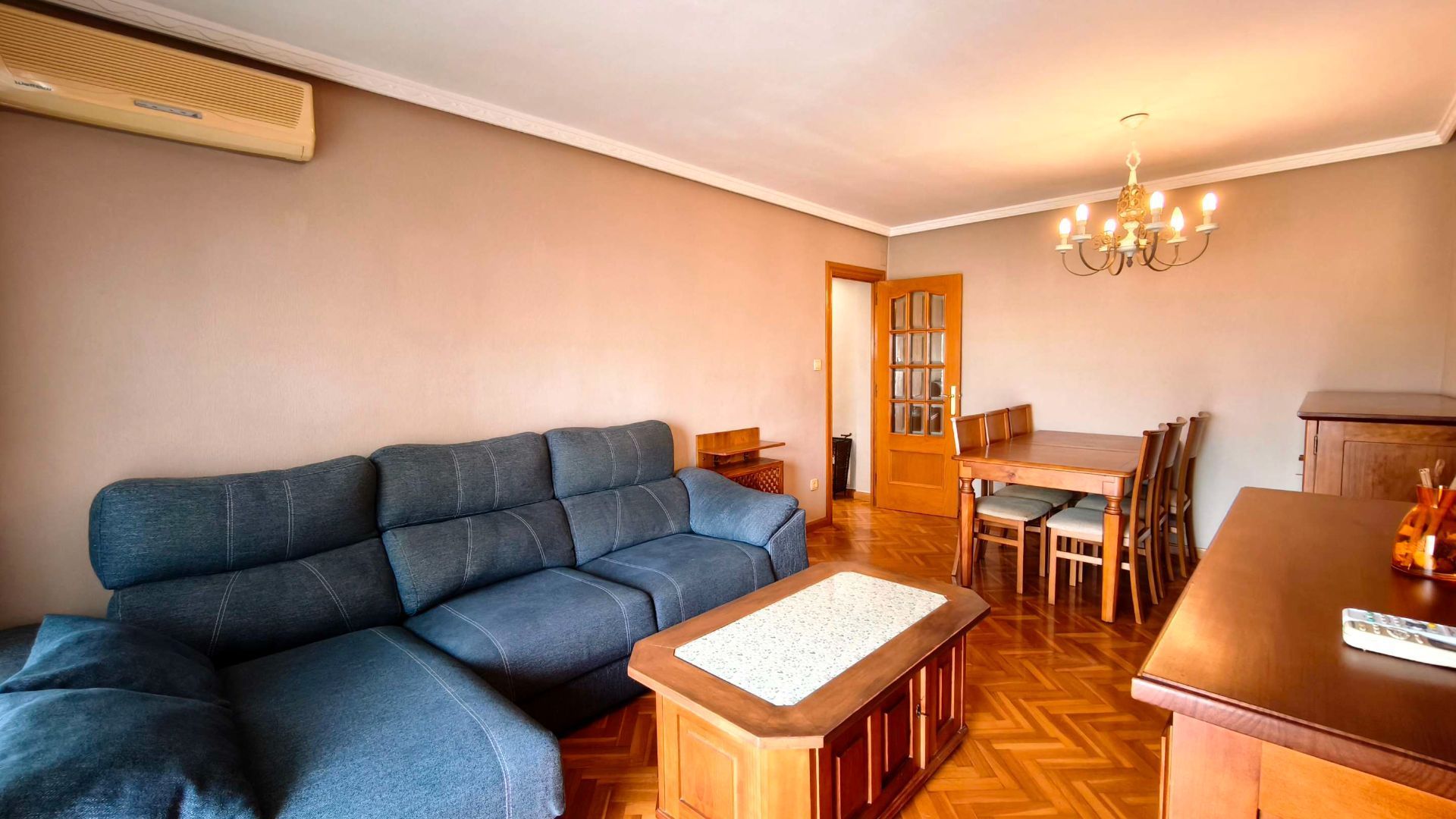 Living room of Flat for sale in  Zaragoza Capital  with Air Conditioner, Heating and Terrace