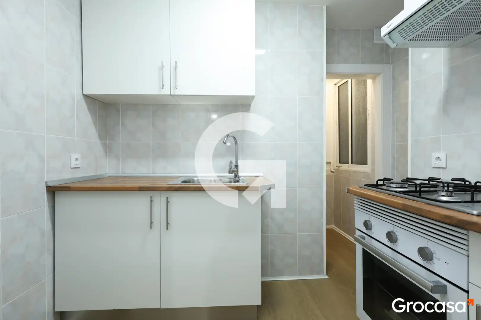 Cocina de Piso en venta en L'Hospitalet de Llobregat con Aire acondicionado, Calefacción y Horno