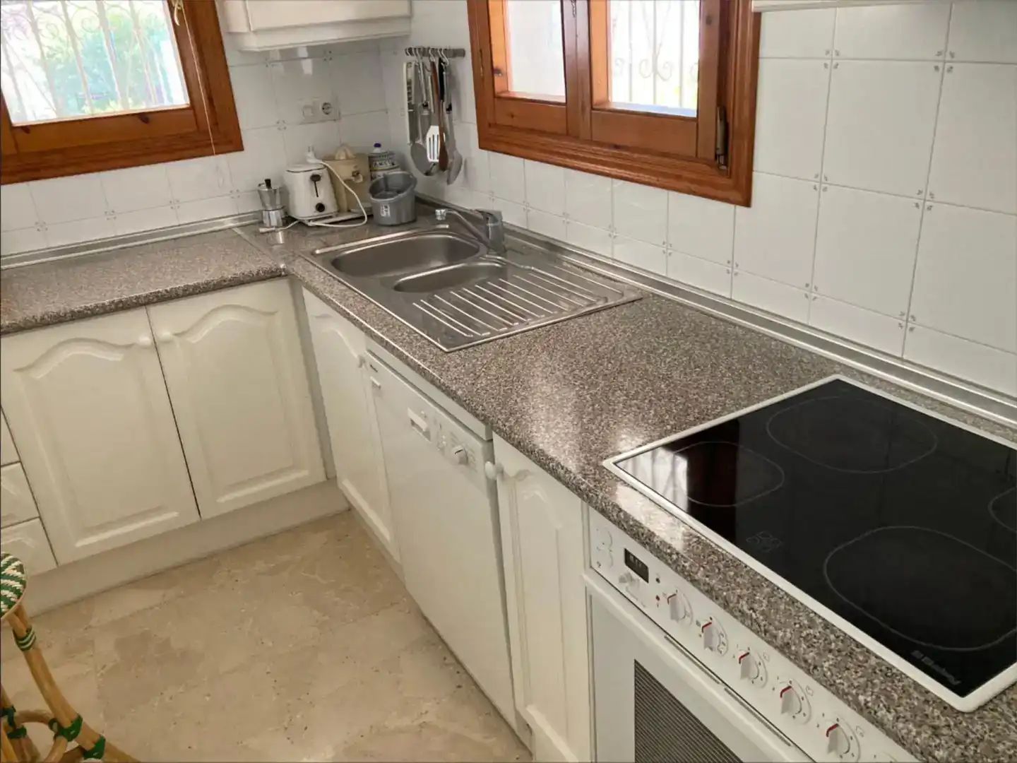 Küche von Wohnung zur Miete in Dénia mit Klimaanlage, Privatgarten und Schwimmbad