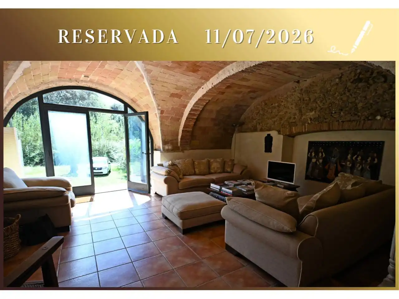 Sala d'estar de Finca rústica en venda en Borrassà amb Calefacció, Jardí privat i Terrassa