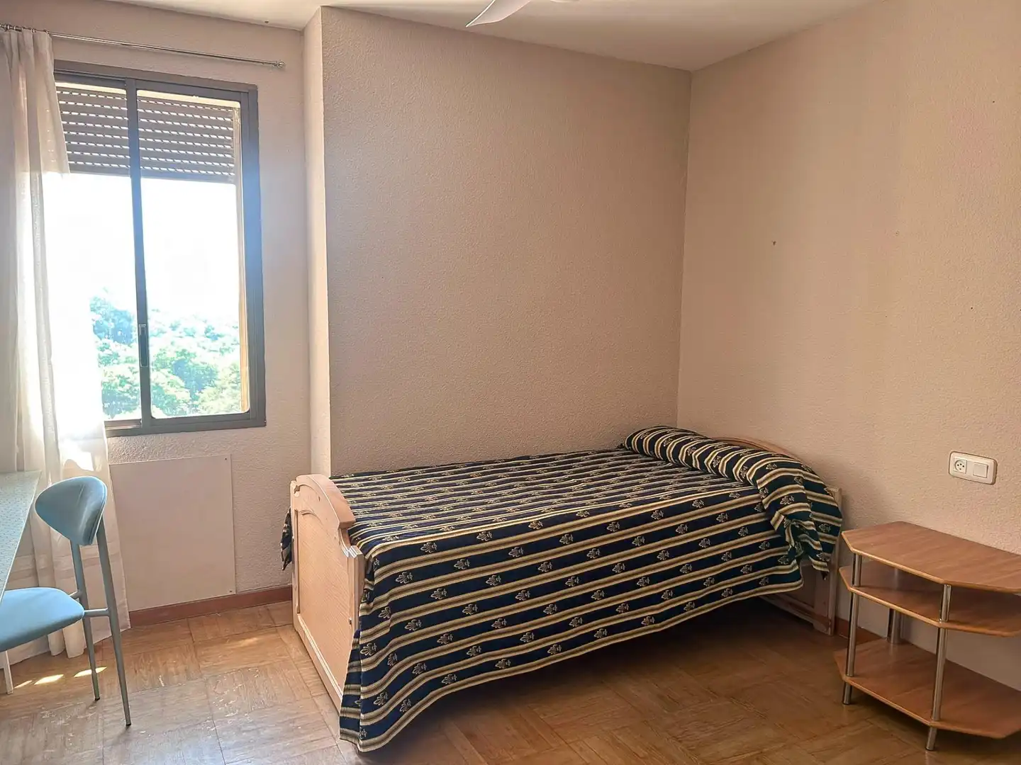 Schlafzimmer von Wohnung zur Miete in Sevilla mit Klimaanlage, Terrasse und Möbliert