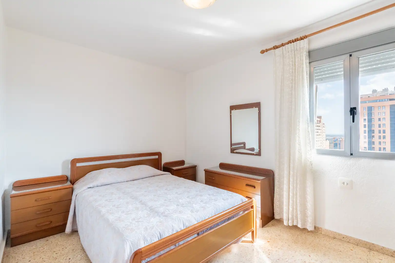 Bedroom of Flat for sale in Valencia  with Air Conditioner, Furnished and Oven
