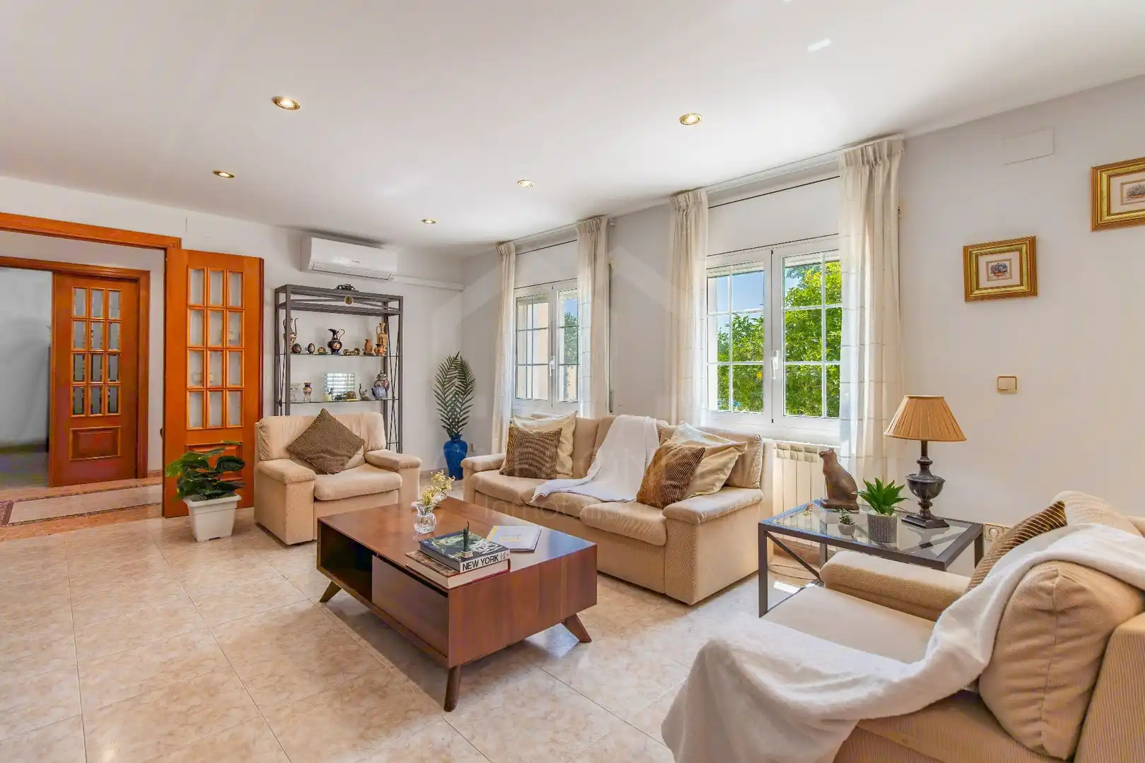 Living room of Houses for sale in Riudoms  with Air Conditioner, Heating and Private garden