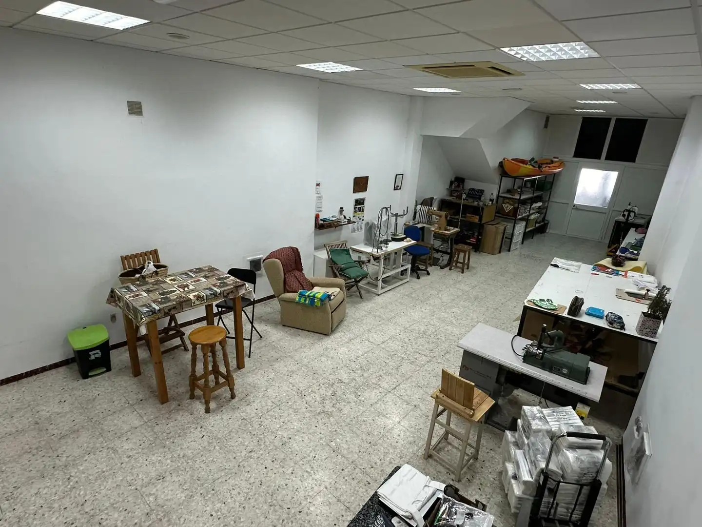 Local en venta en Ubrique con Aire acondicionado