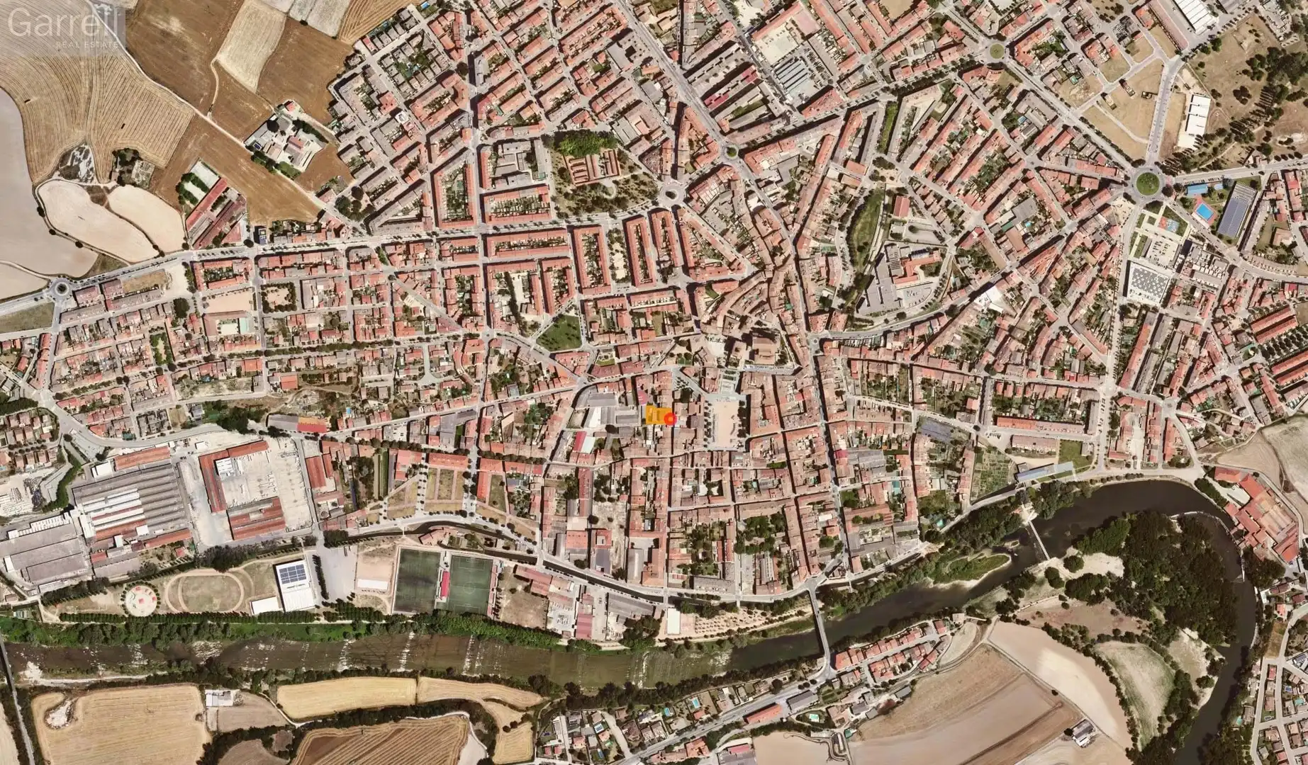 Edifici en venda a CL ENRIC DELARIS MANLLEU (BARCELONA), Manlleu