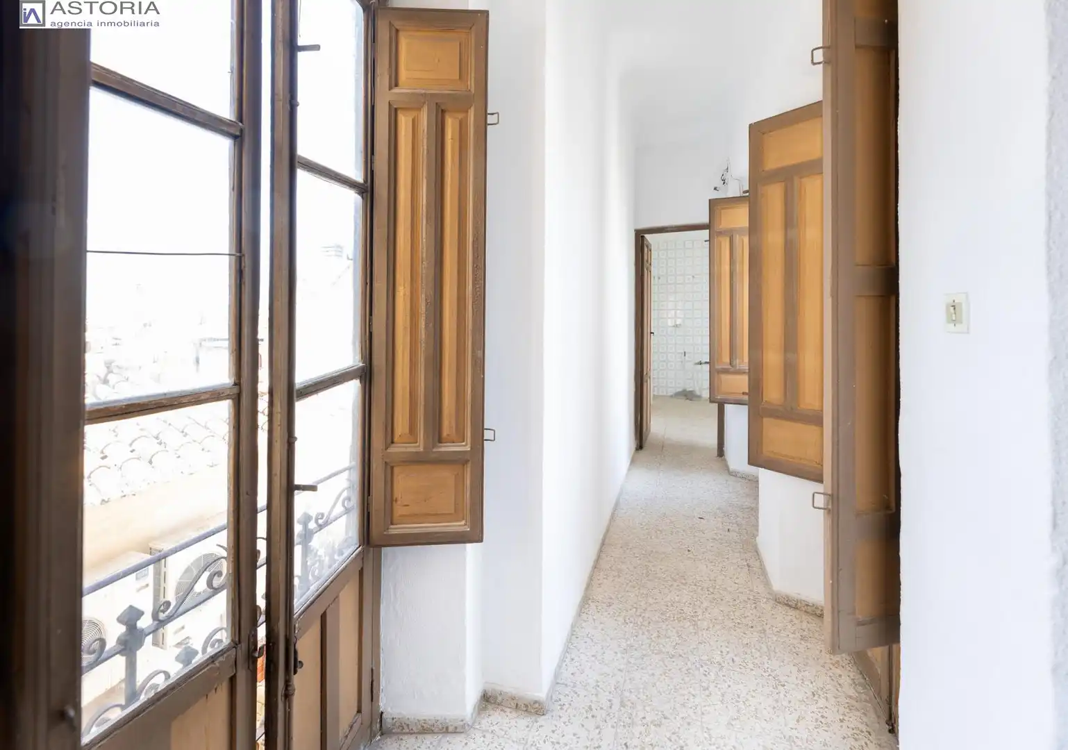 Ático en venta en Granada con Balcón