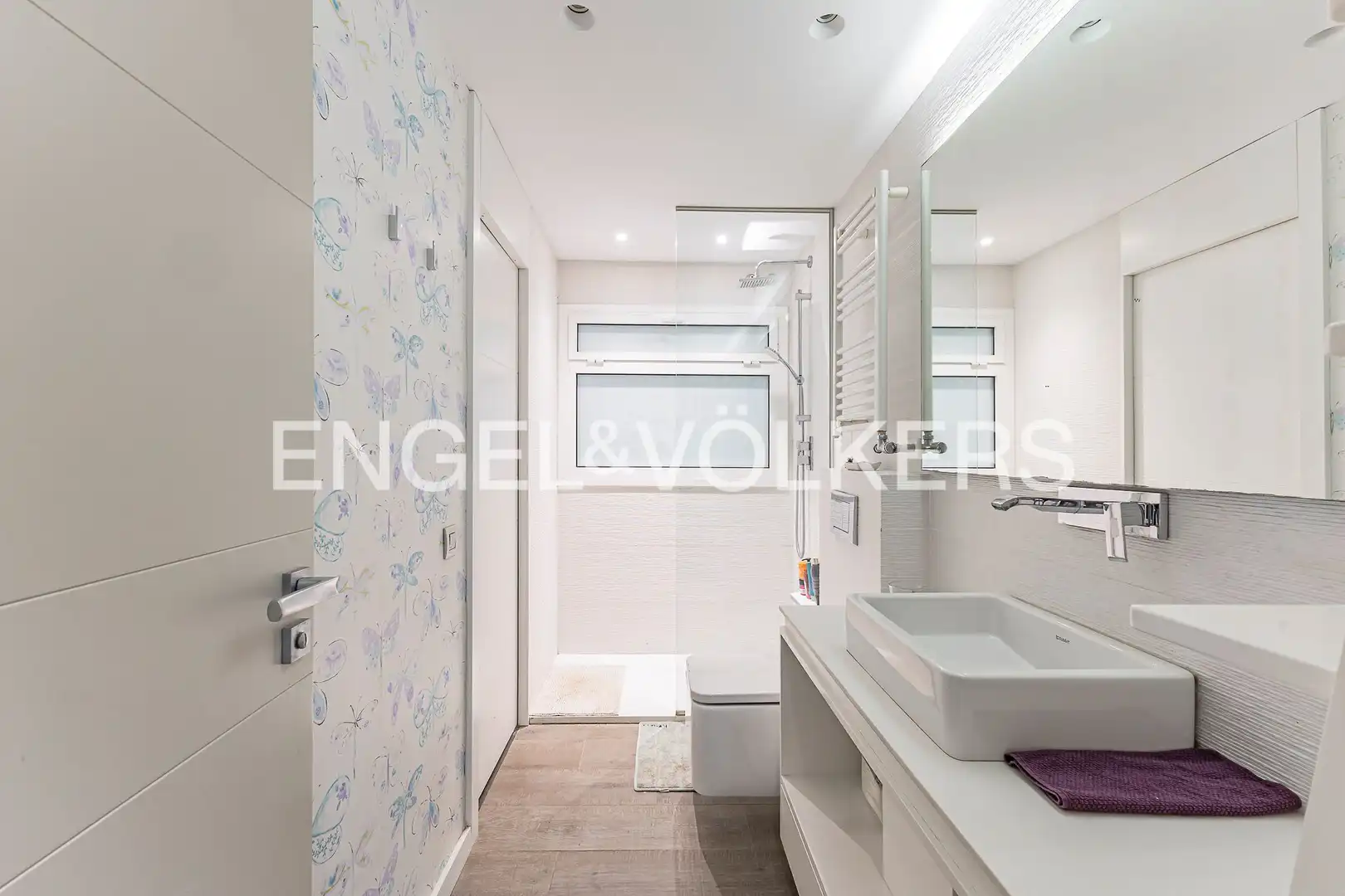 Baño de Piso en venta en Barcelona con Aire acondicionado, Calefacción y Jardín privado