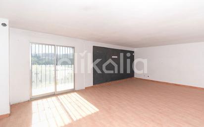 Living room of Flat for sale in  Granada Capital  with Terrace