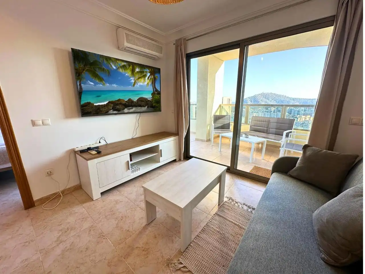 Sala de estar de Piso en venta en Villajoyosa / La Vila Joiosa con Aire acondicionado, Terraza y Amueblado