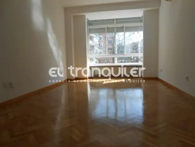 Dormitori de Pis en venda en Madrid amb Aire condicionat, Parquet i Piscina