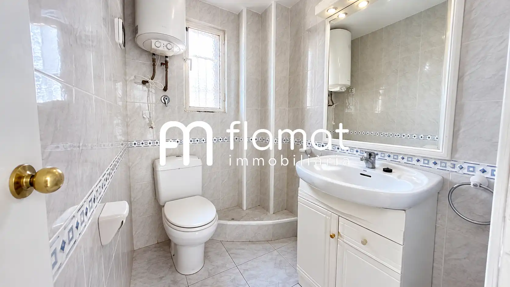 Bathroom of Flat for sale in Can Toni