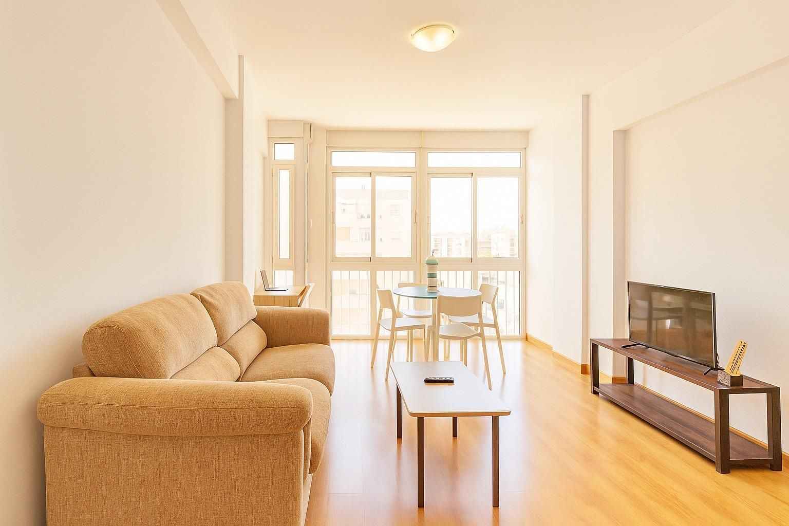 Sala d'estar de Pis en venda en  Almería Capital amb Aire condicionat